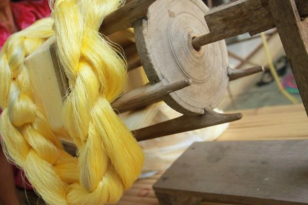 China Remains the Global Leader in Raw Silk Exports despite 9% Drop in 2014